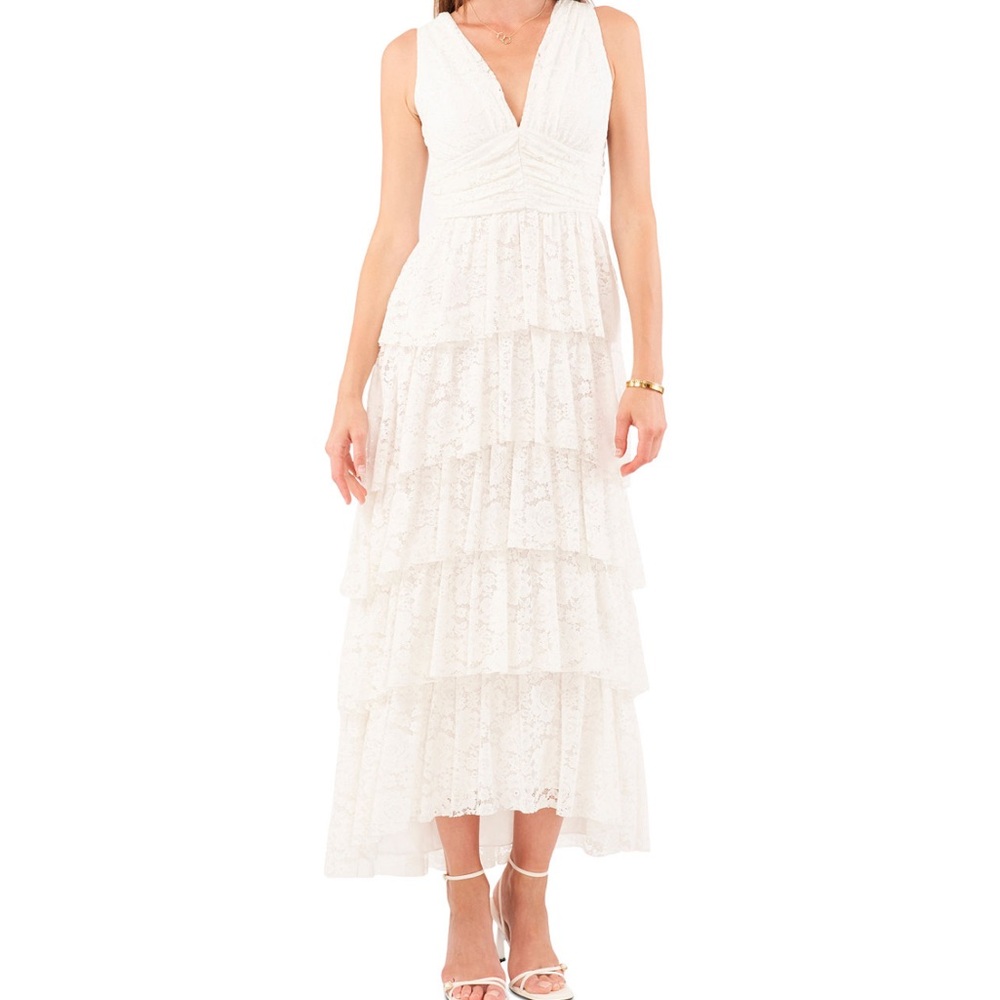 Tiered lace ruffles, ruched waist in this V-neck lace dress from 1.STATE